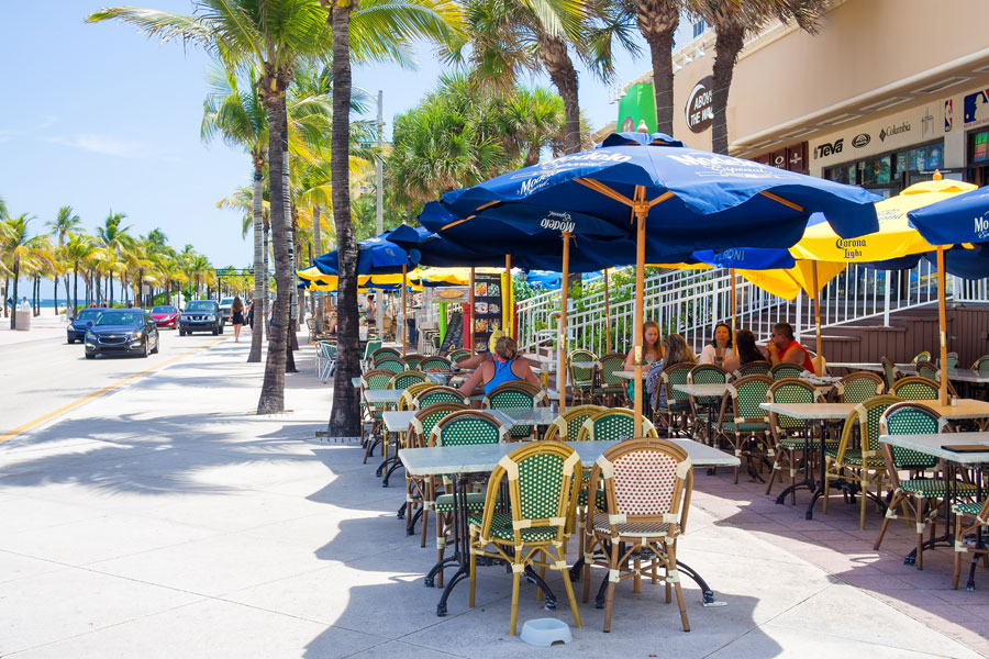 Outdoor café at Fort Lauderdale in Florida on a sunny summer day. August 11,2015. 