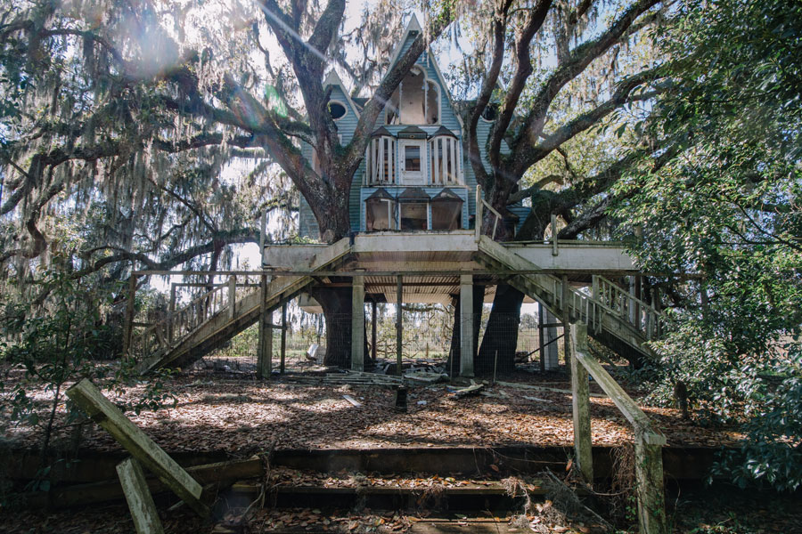 Exterior of a massive, abandoned Victorian-style treehouse in Brooksville, Florida. March 1, 2014. 