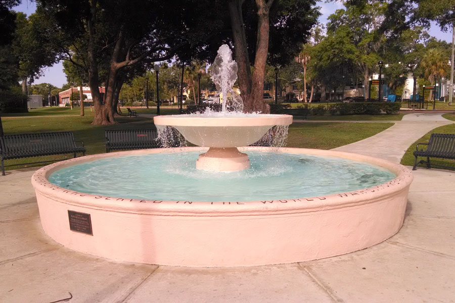 World Wars Memorial Fountain in Central Park at Intersection of Park Avenue and Welbourne Avenue in Downtown Winter Park, Florida. Photo credit ShutterStock.com, licensed.