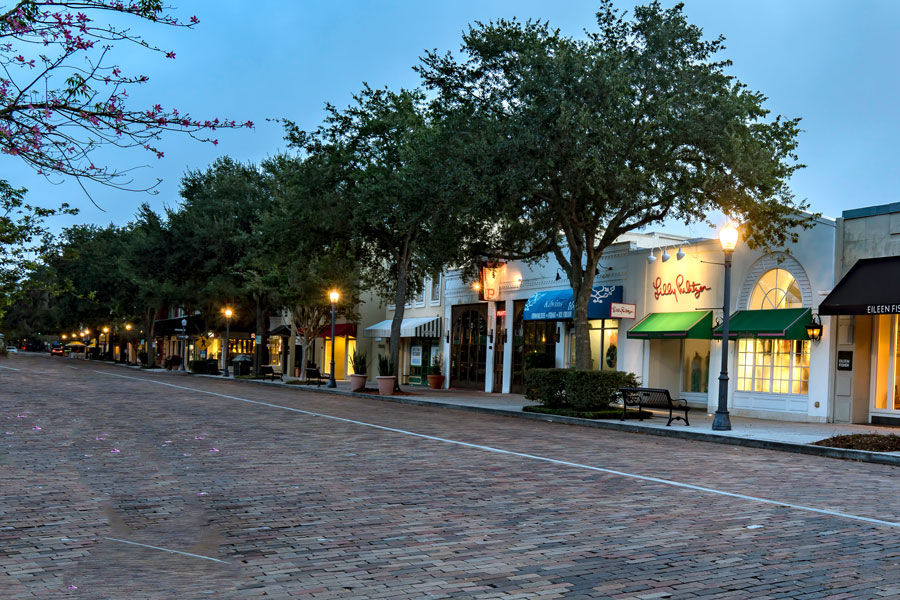 Early dawn at Winter Park with shopping and beautiful parks on September 16, 2019. Photo credit: Timothy OLeary / Shutterstock.com, licensed.