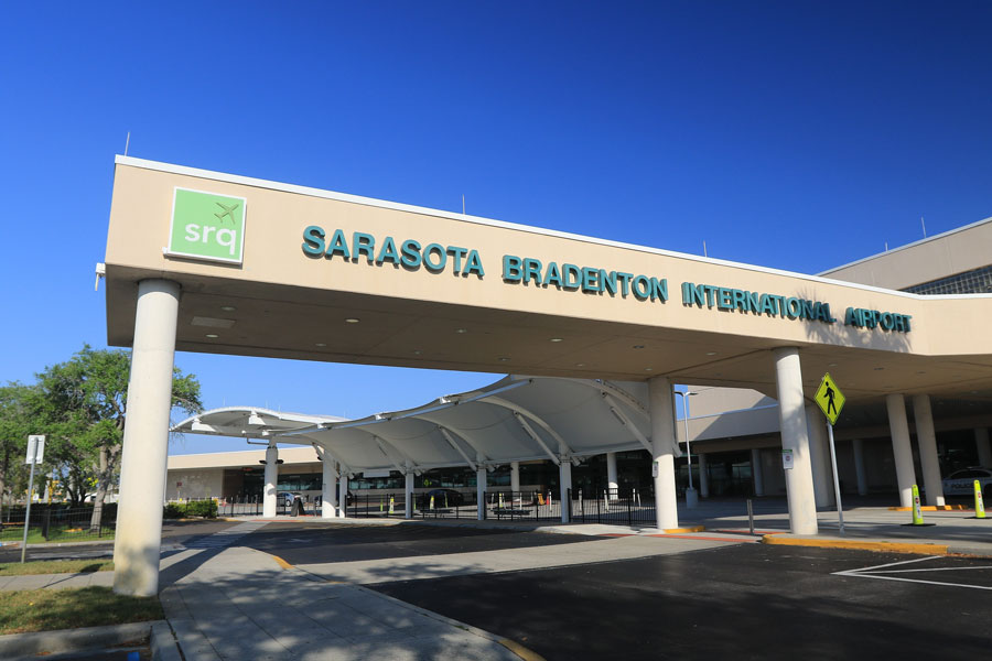 View of the main entrance to the Sarasota Bradenton international airport's terminal. Sarasota, March 28, 2020. 