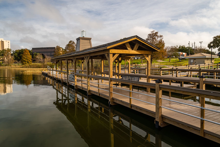 Downtown Winter Haven, Florida on a sunny day. Photo credit: Noah Densmore / Shutterstock.com, licensed.