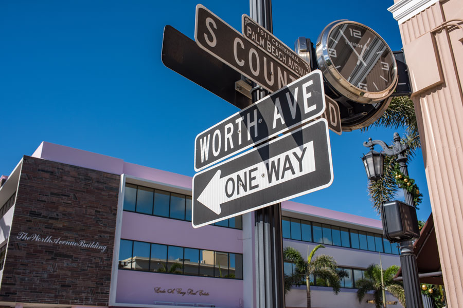 Worth Avenue sign in Palm Beach, Florida. Palm Beach is the home of many famous and wealthy individuals in Florida. December 6, 2017. File photo: Michael Gordon, Shutterstock.com, licensed.