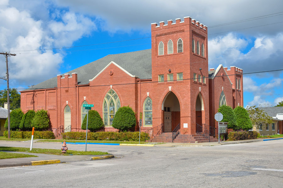 The First United Methodist Church of Wauchula offers Sunday morning Worship gatherings, Sunday School classes for all ages, and growing Home Groups. Downtown Wauchula Florida. 