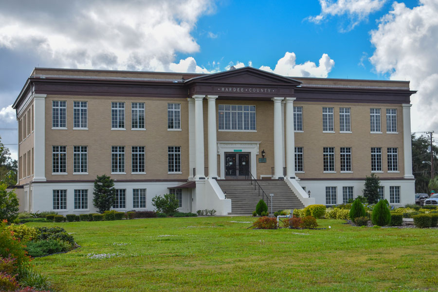 The Hardee County Clerk of Court, 417 W Main St, Wauchula, FL 33873. Photo credit ShutterStock.com, licensed.